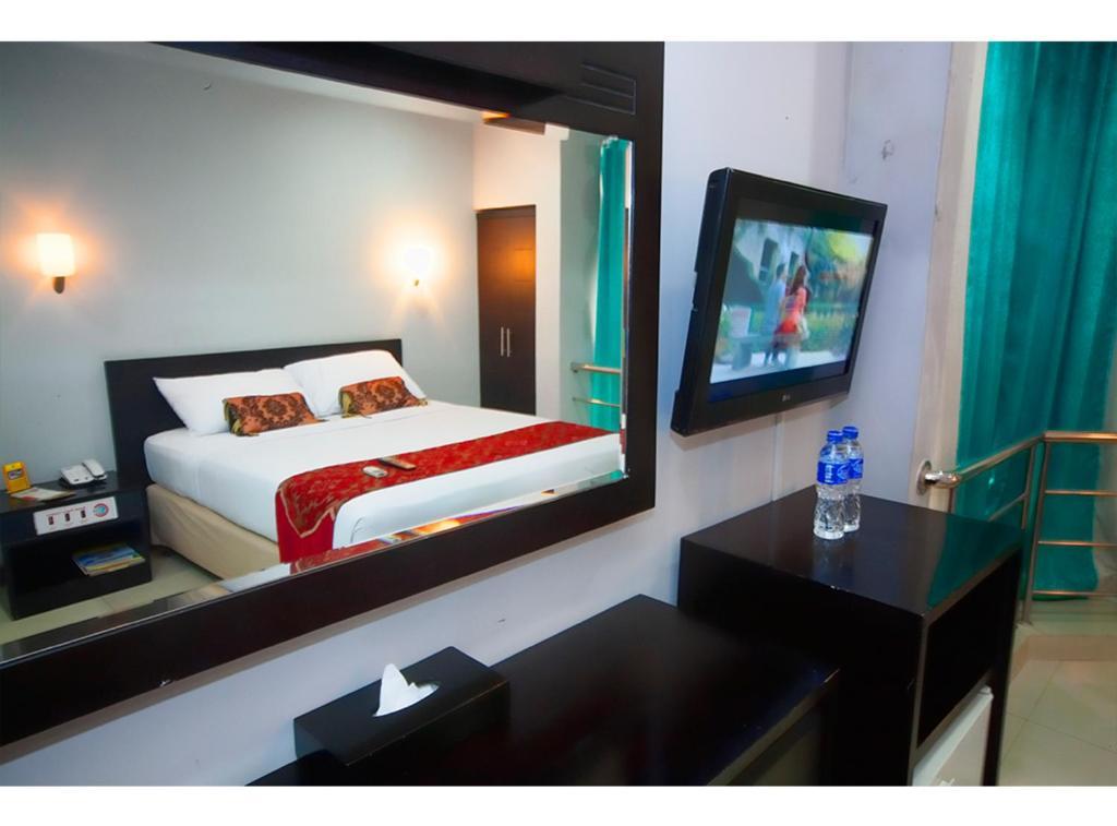 Hotel Celebes Makassar Exterior photo